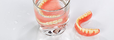 Így lehet karbantartani a műfogsort